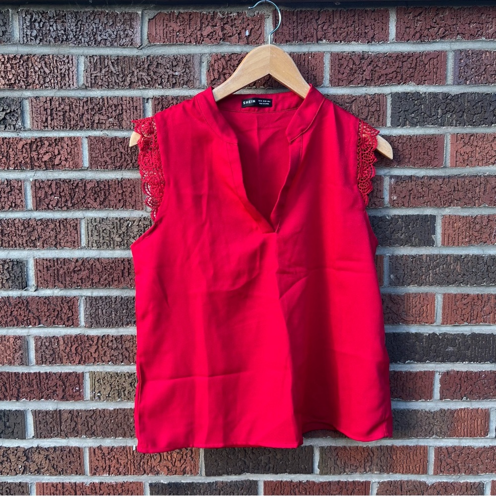SHEIN Red Floral Lace Trim V Neck Sleeveless Blouse